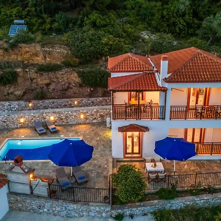 Elena Glysteri Skopelos stad