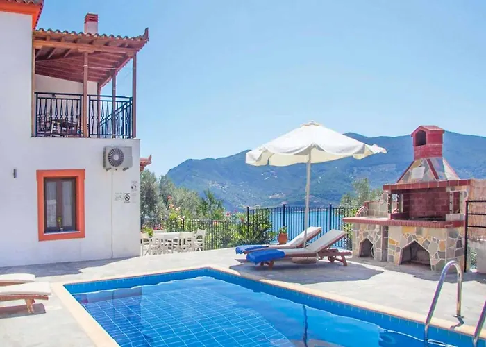 Elena Glysteri Σκόπελος