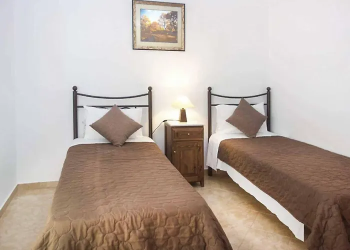 Elena Glysteri Βίλα *